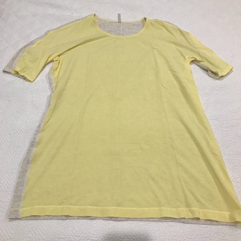 lululemon tee